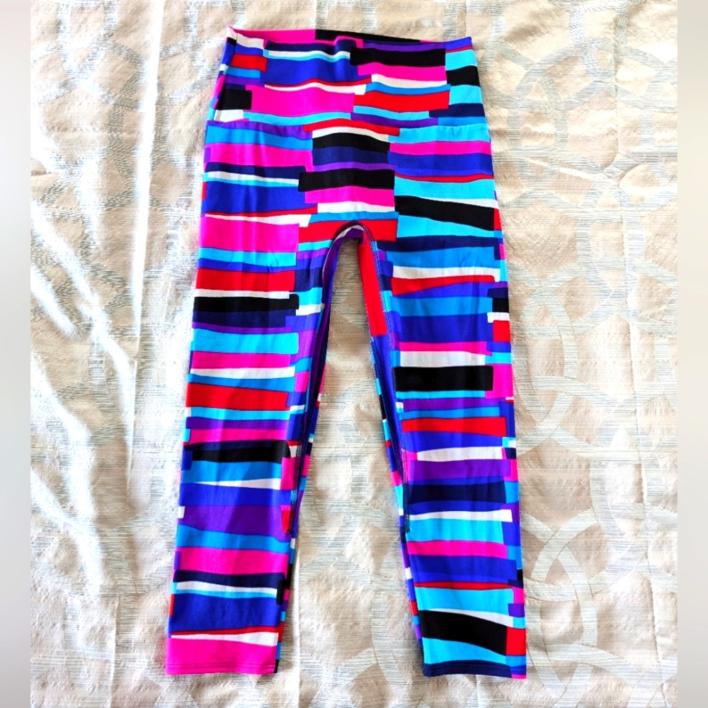 K-Deer multi-colored leggings, capri length, size L